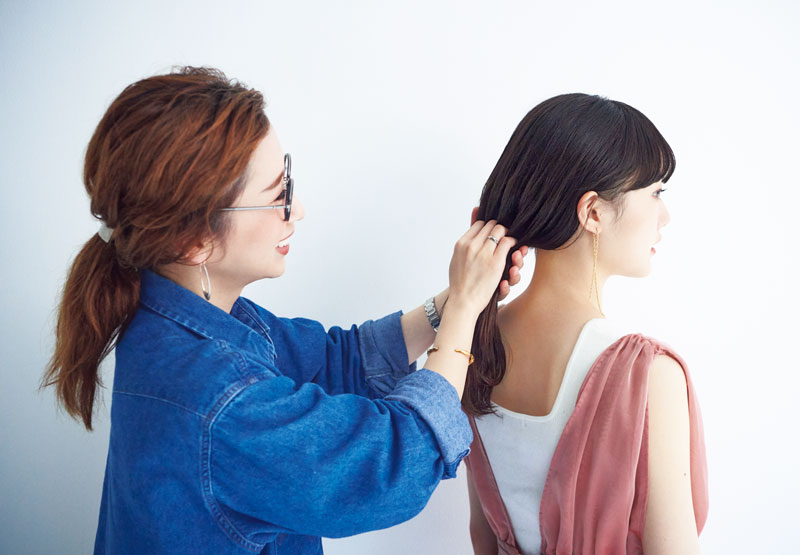 巻かない、ワックスなし!ヘアアレンジ クイーン直伝☆ゴム一本で作るひとつ結び